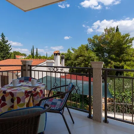 Apartment Dalis *