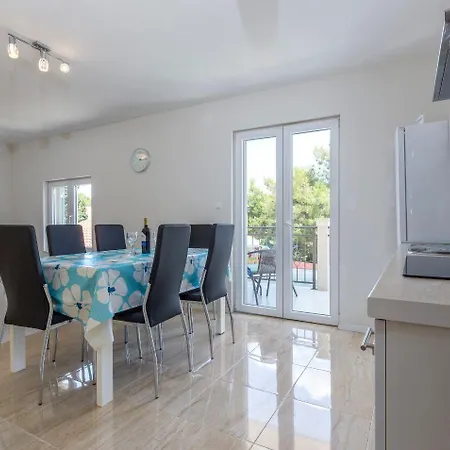 Apartment Dalis Milna (Brac)