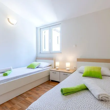 Dalis 아파트 밀나